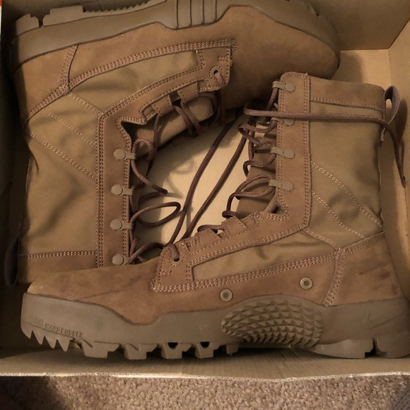 nike jungle boots